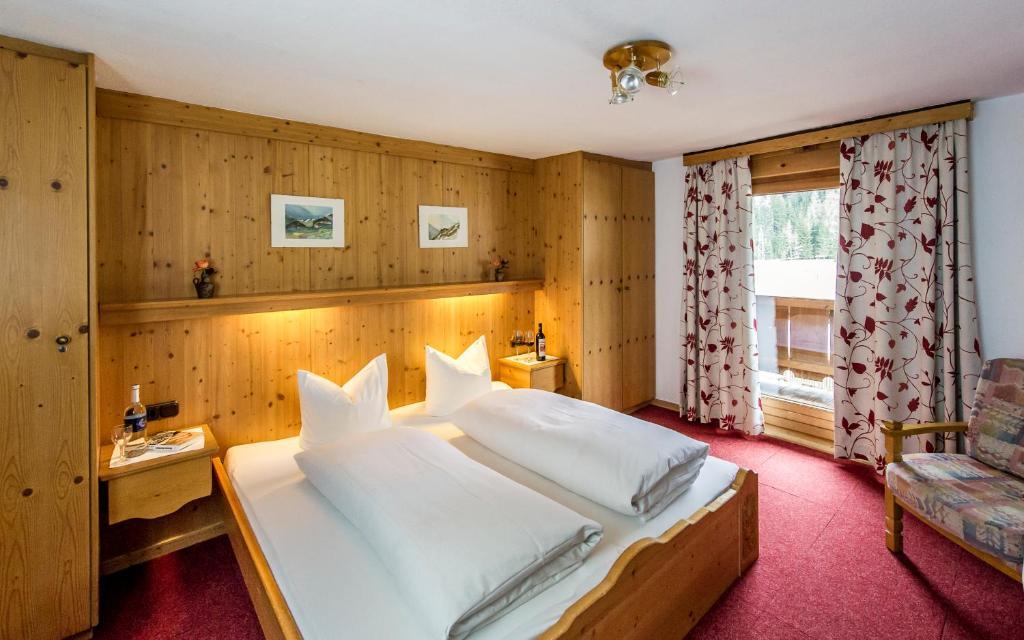 Alpengasthof Zollwirt Sankt Jakob in Defereggen Habitación foto
